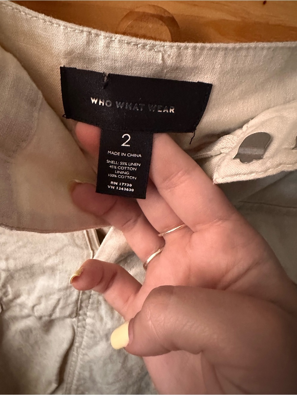 Who What Wear Off-White Linen-Blend Midi Skirt with Round Buckle - Picture 2 of 4